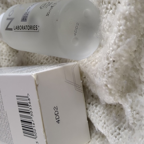 No 7 BEAUTY No7 Laboratories Resurfacing Peel 15% Glycolic Acid, 30ml/1.0fl oz - Picture 6 of 10